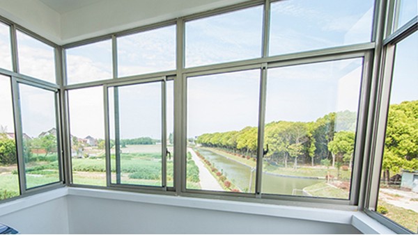 樓上樓門窗 | 專業(yè)安裝的高端鋁合金門窗伴你溫暖過(guò)冬！