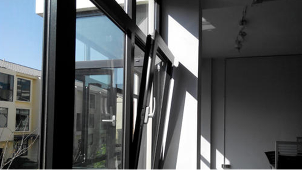 都2020年了，你還在與高端門窗談價格，和低端門窗談質量？