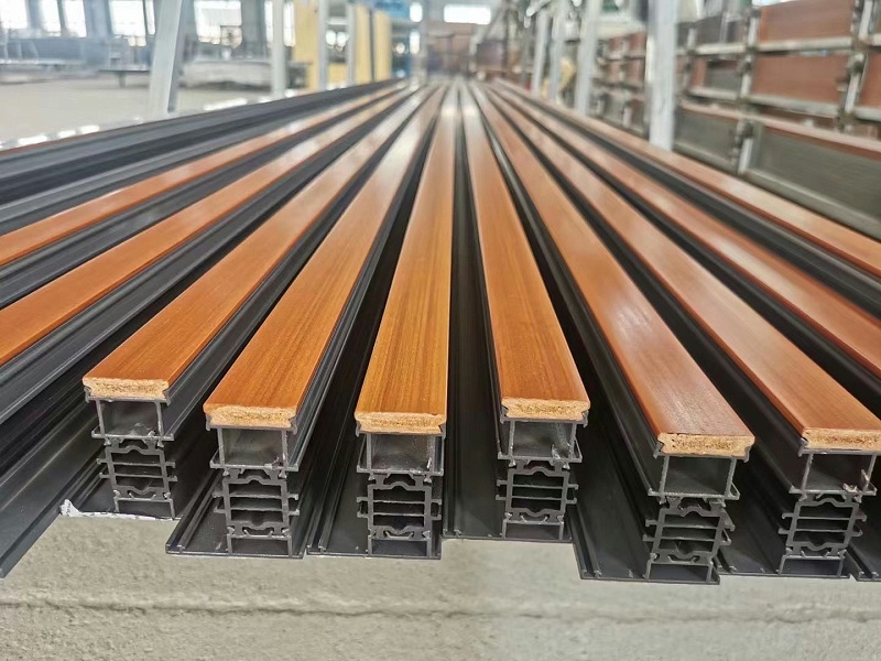 健康鋁木門窗流行的原因是什么？裝在室內(nèi)好看嗎？需注意什么問題？