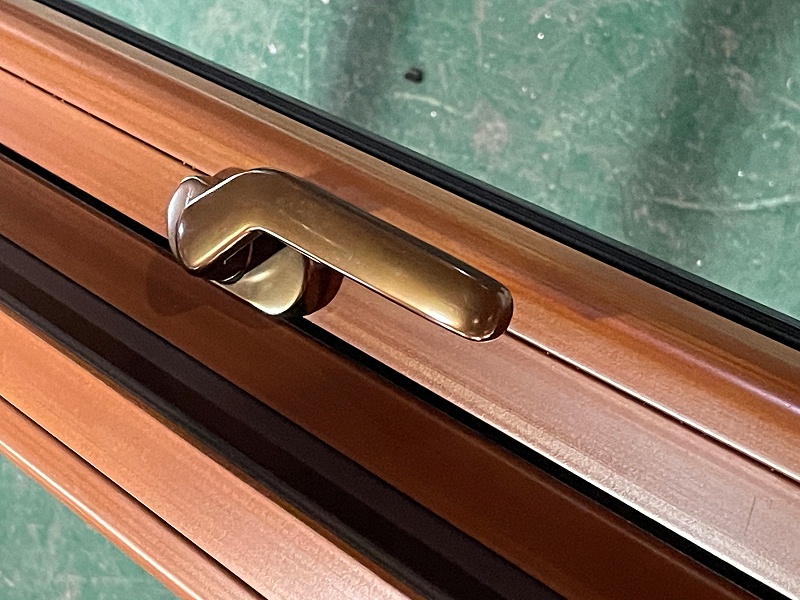 太驚艷！這些顏值與實(shí)力并存的樓上樓鋁木門(mén)窗，真讓人心動(dòng)！